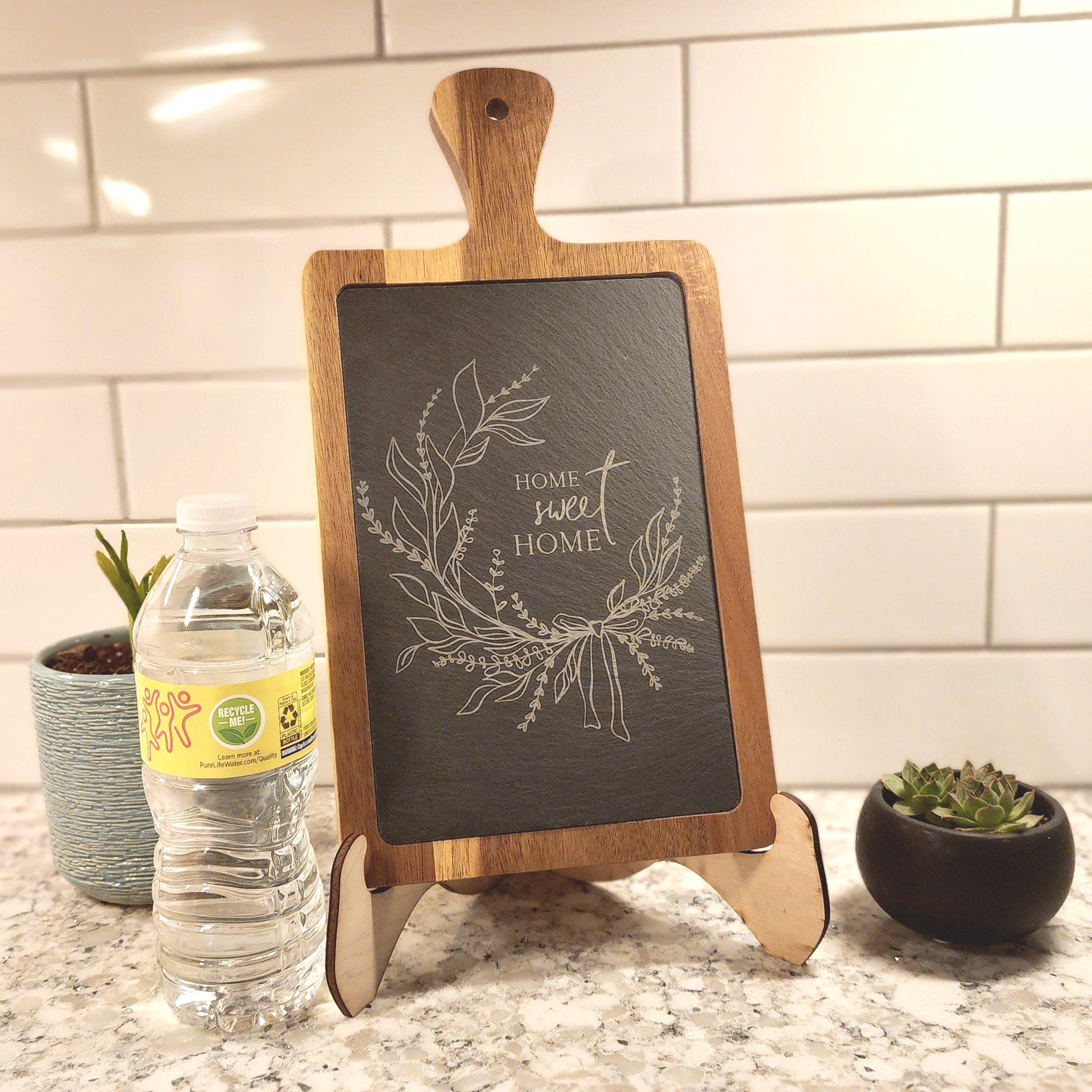 https://www.knotcreatives.com/cdn/shop/products/slatecuttingboardSLT0758_2048x.jpg?v=1670286963